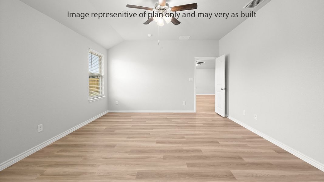 Spacious, unfurnished interior of a new home in King's Landing, Corpus Christi (Image 27).