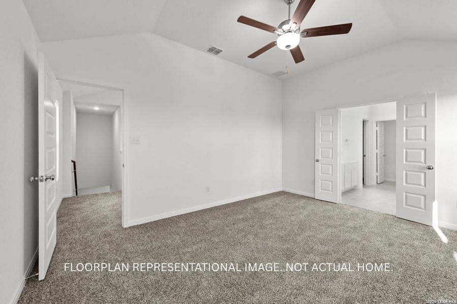 Spacious, unfurnished interior of a new home in Winding Brook, San Antonio (Image 12).