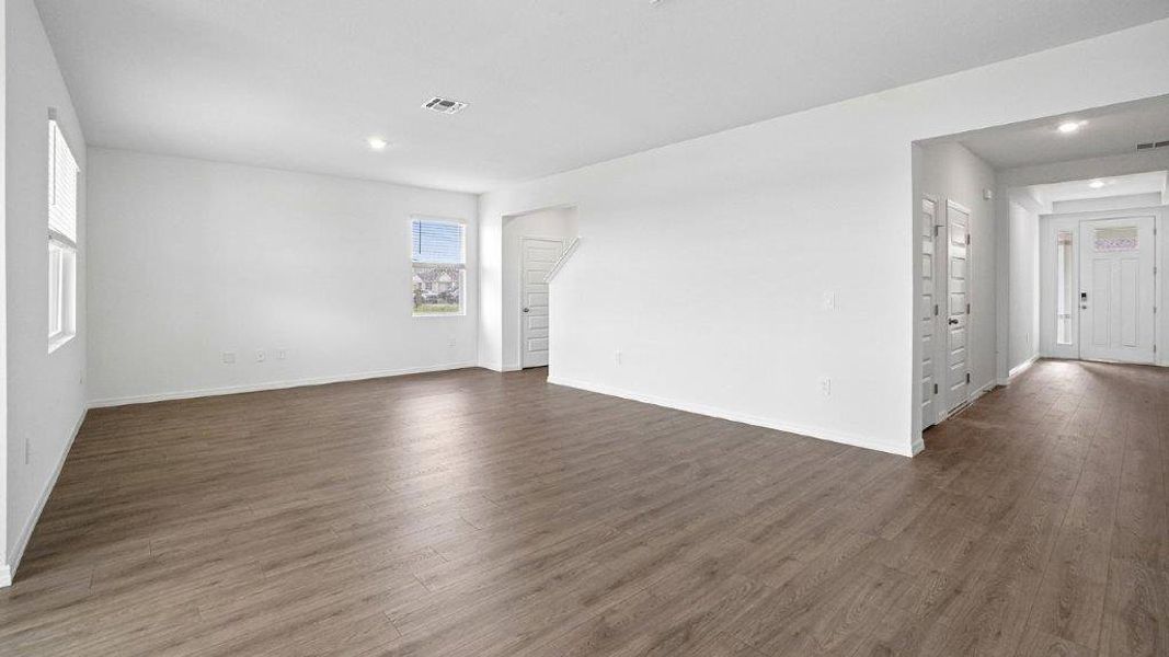 Representative unfurnished interior of a home built from the THE McKENNA by D.R. Horton in Summerlin at Hawthorne Ranch, Lakeland (Image 17).