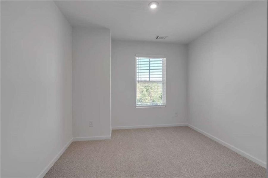 Spacious, unfurnished interior of a new home in The View at Groover's Lake, Lithia Springs (Image 35).