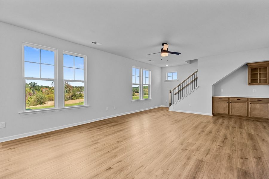 Spacious, unfurnished interior of a new home in Fieldstone, Lexington (Image 17).