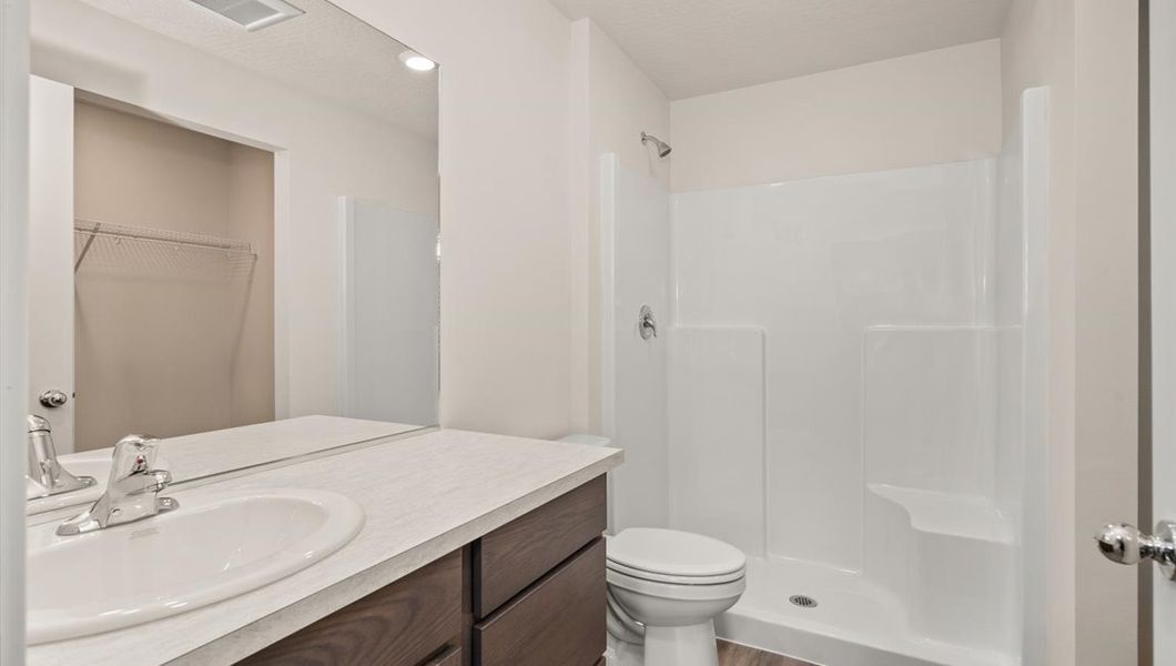 Representative furnished interior of a home built from the Sierra by D.R. Horton in Tara Vista, Gainesville (Image 15).