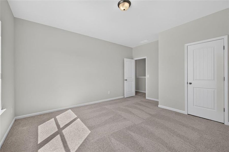 Spacious, unfurnished interior of a new home in Southbend, Rome (Image 42).