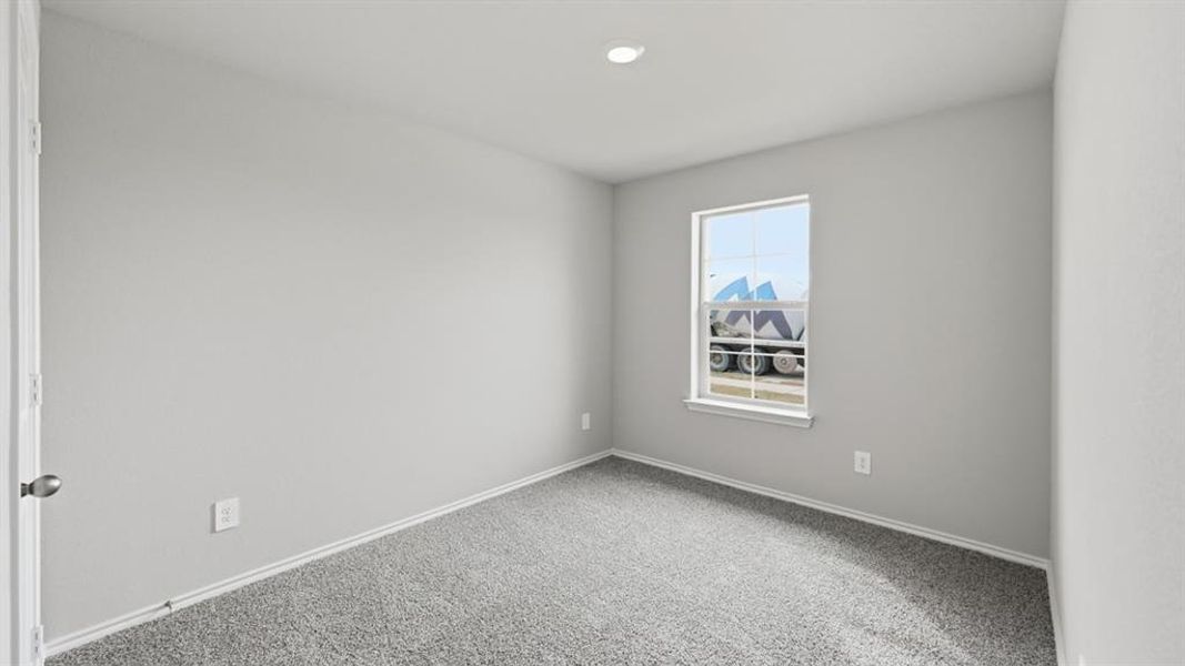 Spacious, unfurnished interior of a new home in Hickory Grove, Krum (Image 25).