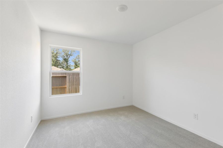 Spacious, unfurnished interior of a new home in Tavola, New Caney (Image 14).