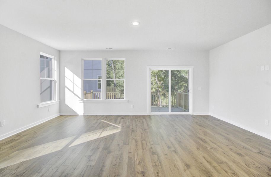 Spacious, unfurnished interior of a new home in Indigo Grove Townhomes, Johns Island (Image 15).