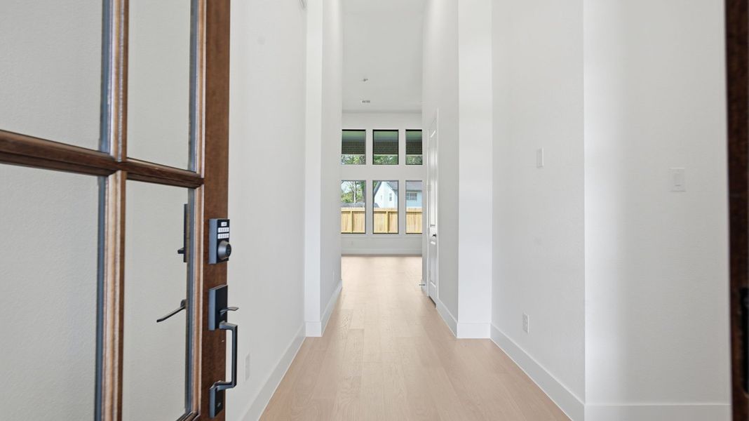 Representative unfurnished interior of a home built from the Portofino by D.R. Horton in Friendswood Trails 70' Homesites, Friendswood (Image 22).