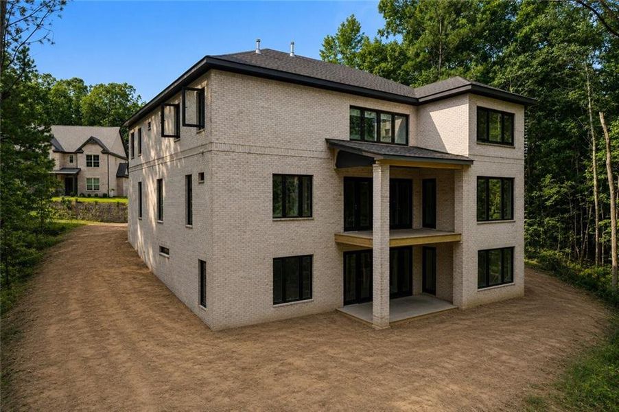 Exterior details and patio area of a home in , Fairburn (Image 3).