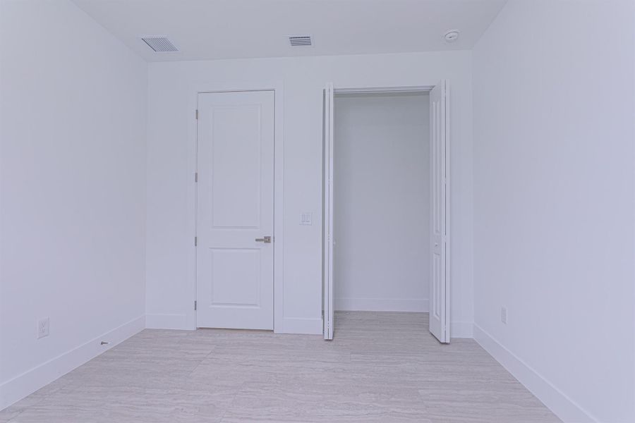 Spacious, unfurnished interior of a new home in , Jupiter (Image 17).