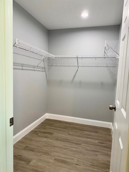 Spacious, unfurnished interior of a new home in , Okeechobee (Image 14).