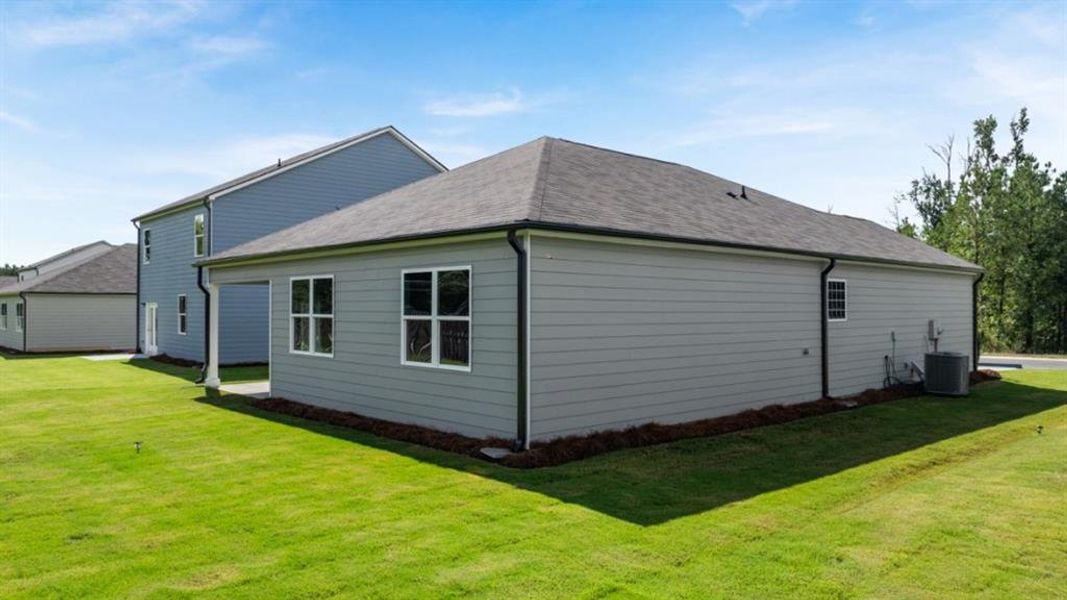 Exterior details and patio area of a home in Northberry, Rome (Image 4).