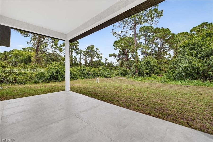 Exterior details and patio area of a home in , Lehigh Acres (Image 4).