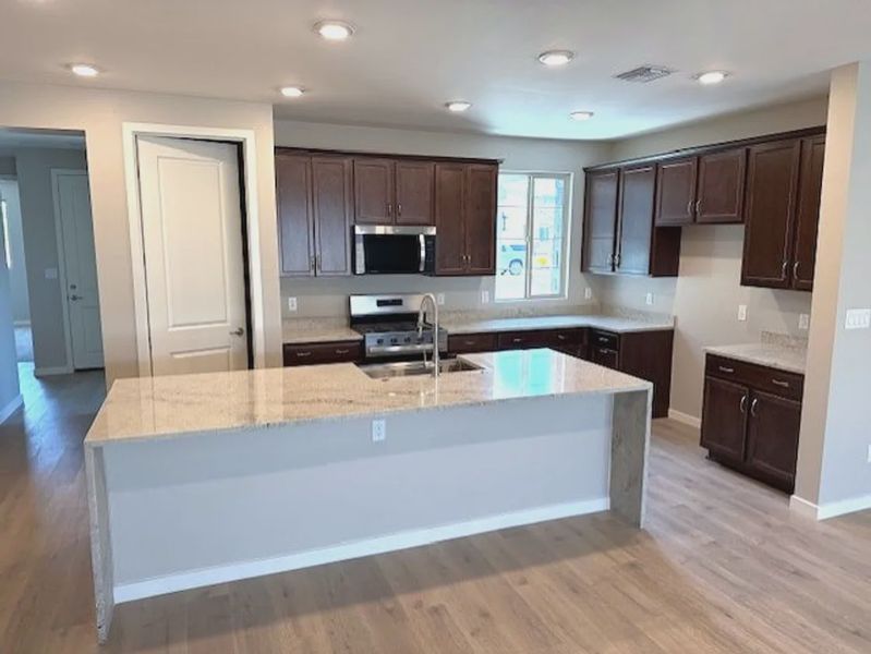 Furnished interior view inside a new home in Las Barrancas, Yuma (Image 6).
