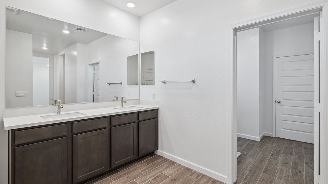 Furnished interior view inside a new home in Apache Farms, Buckeye (Image 11).