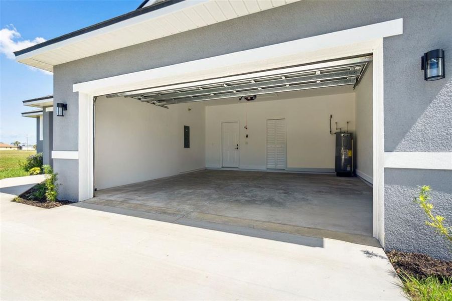 Exterior details and patio area of a home in , Placida (Image 3).