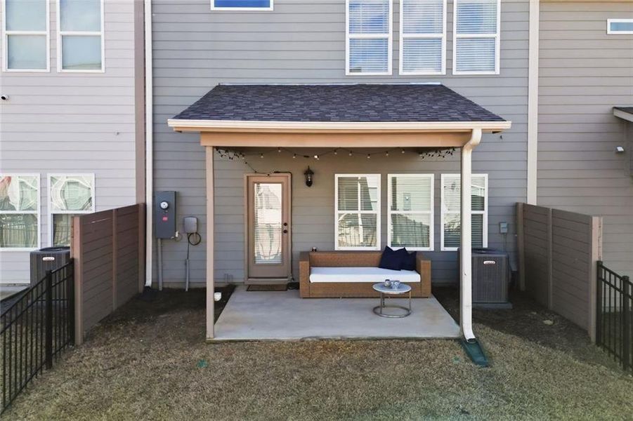 Exterior details and patio area of a home in , Jasper (Image 25).