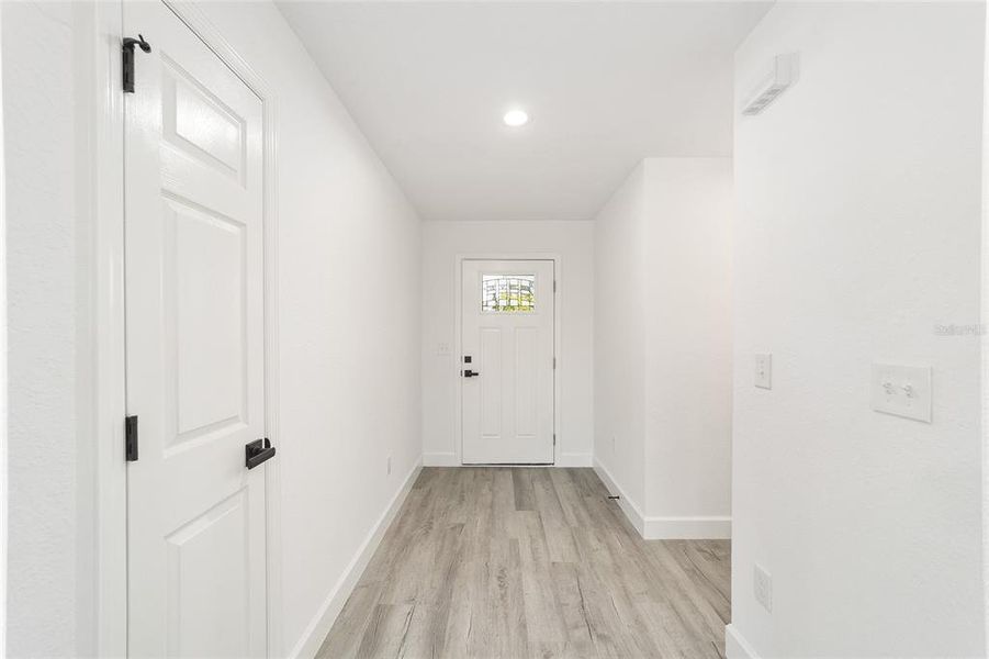 Spacious, unfurnished interior of a new home in , Ocala (Image 16).