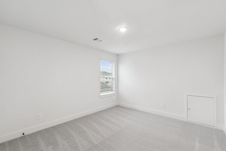 Spacious, unfurnished interior of a new home in Sorella, Tomball (Image 20).