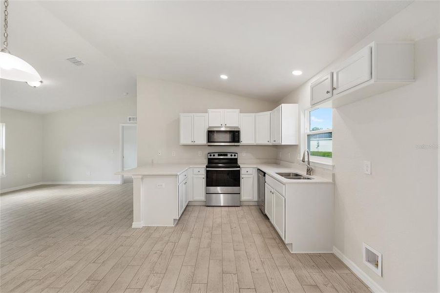 Furnished interior view inside a new home in , Ocala (Image 6).