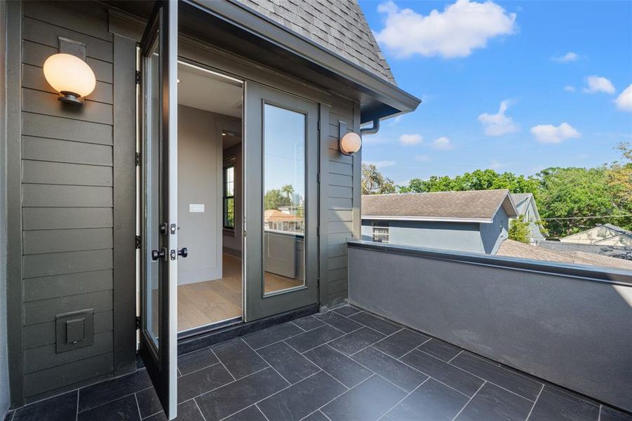 Exterior details and patio area of a home in , Tampa (Image 29).