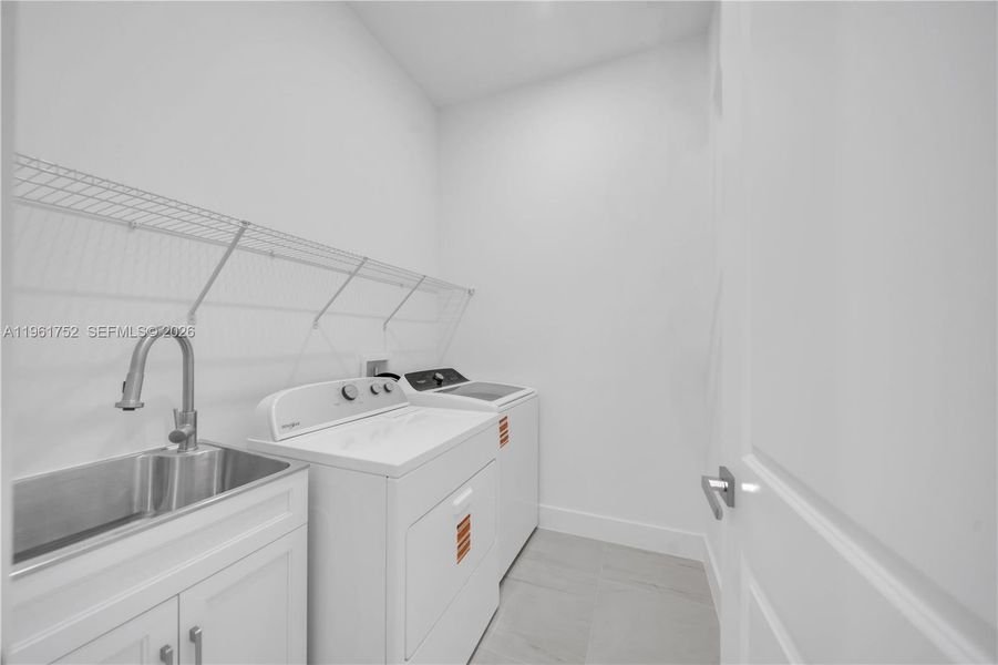 Close-up of interior finishes inside a home in , Lehigh Acres (Image 18).