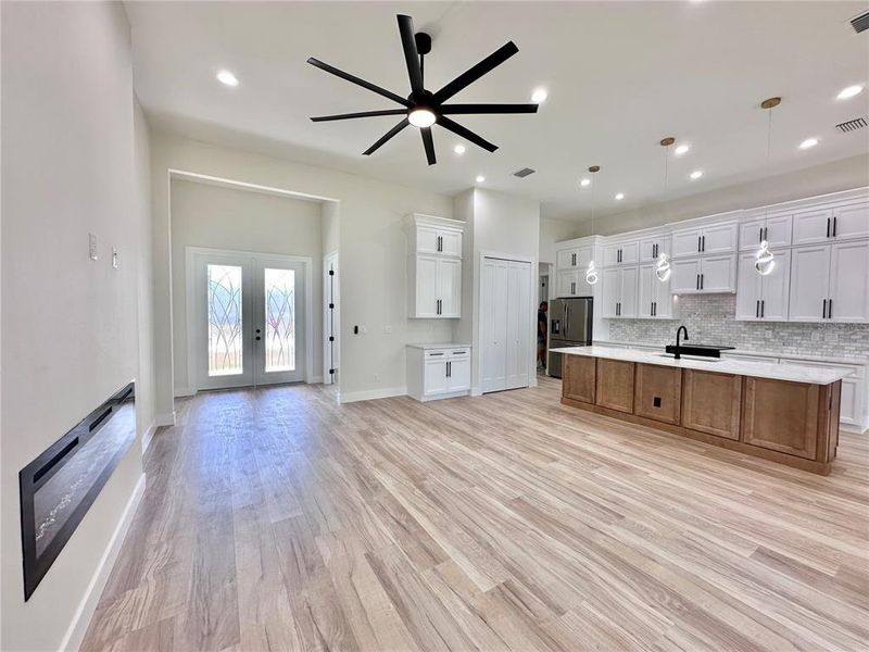 Spacious, unfurnished interior of a new home in , North Port (Image 15).