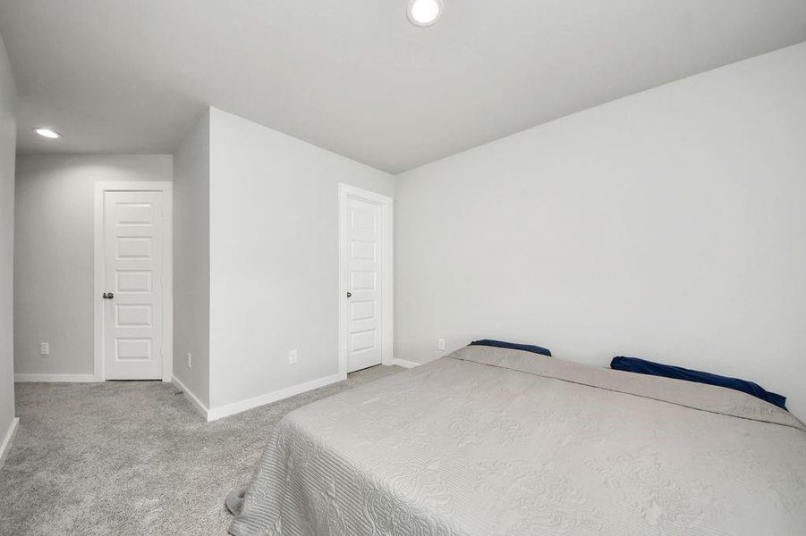 Spacious, unfurnished interior of a new home in Winfield Lakes, Fresno (Image 21).