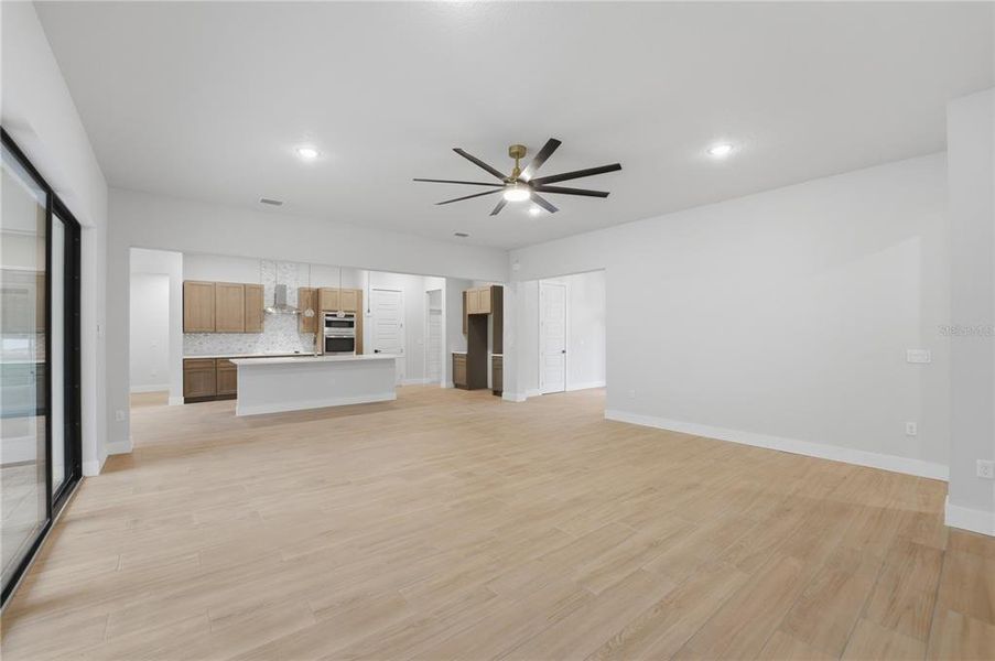 Spacious, unfurnished interior of a new home in , Kissimmee (Image 41).