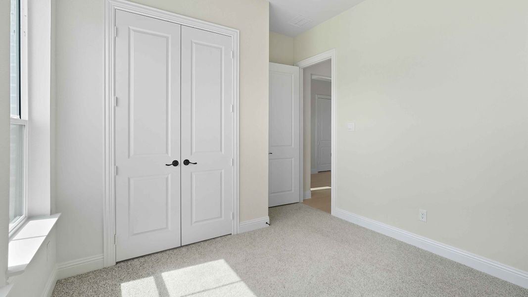 Spacious, unfurnished interior of a new home in Peachtree Meadows, Rockwall (Image 30).