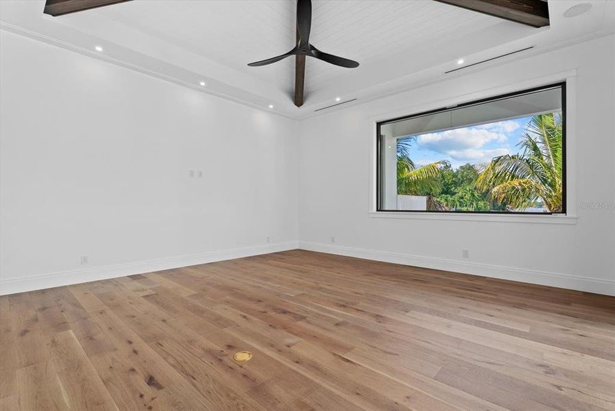 Spacious, unfurnished interior of a new home in , Sarasota (Image 60).