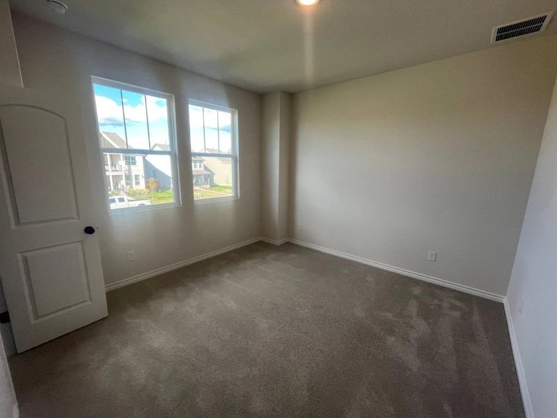 Spacious, unfurnished interior of a new home in Lariat, Liberty Hill (Image 22).