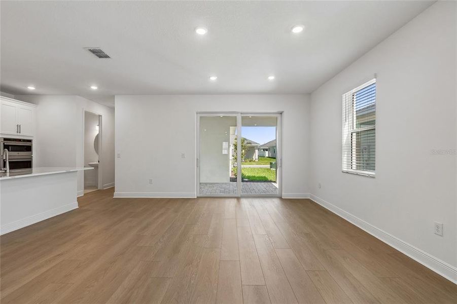Spacious, unfurnished interior of a new home in SeaFlower, Bradenton (Image 19).