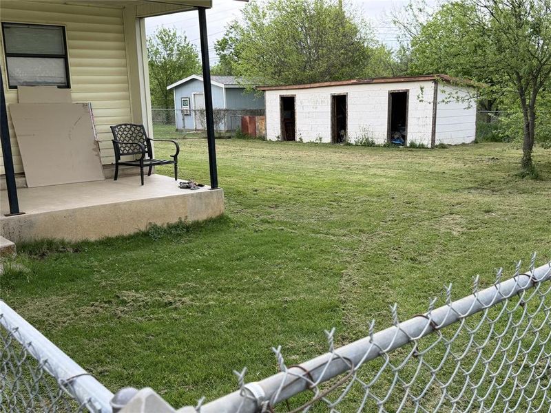 Exterior details and patio area of a home in , Brownwood (Image 16).