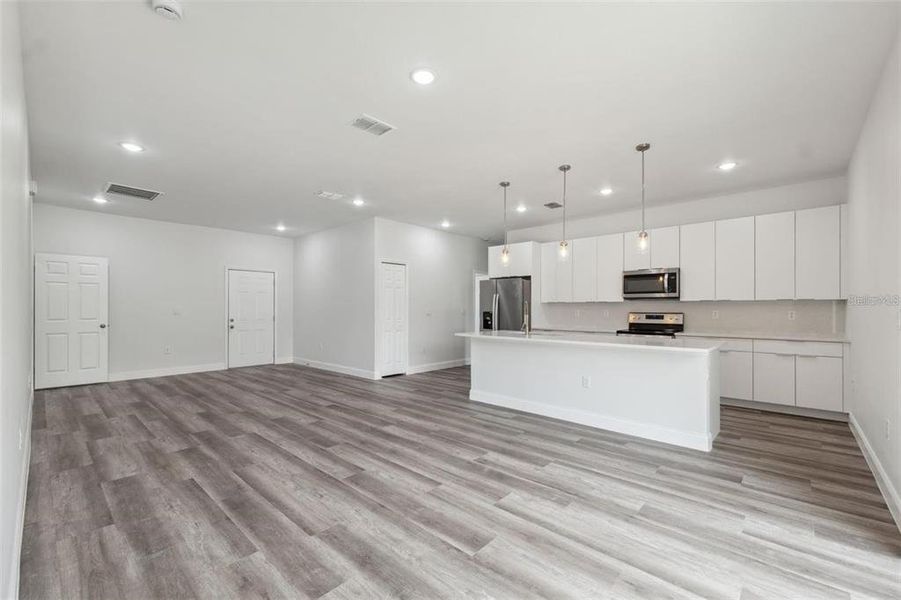 Spacious, unfurnished interior of a new home in , Ocala (Image 36).