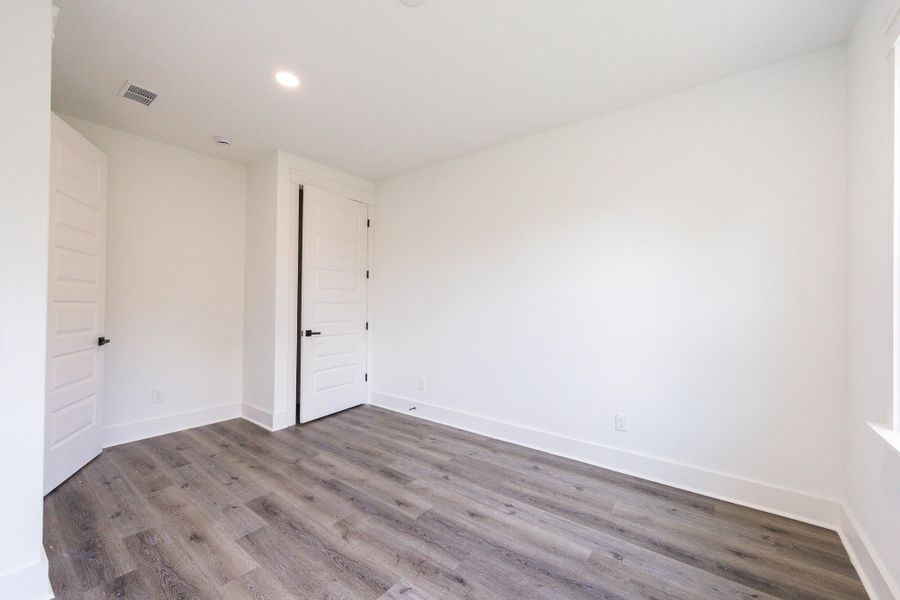 Spacious, unfurnished interior of a new home in , North Charleston (Image 60).