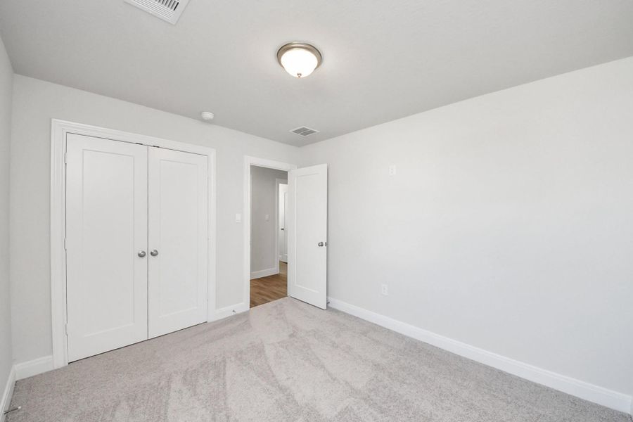 Spacious, unfurnished interior of a new home in Grand Oaks Reserve, Cleveland (Image 29).