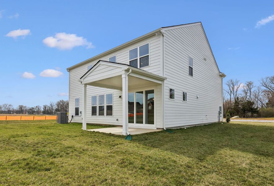 Exterior details and patio area of a home in Glenview Farms, Murfreesboro (Image 22).