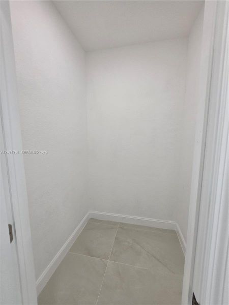 Spacious, unfurnished interior of a new home in , Lehigh Acres (Image 31).