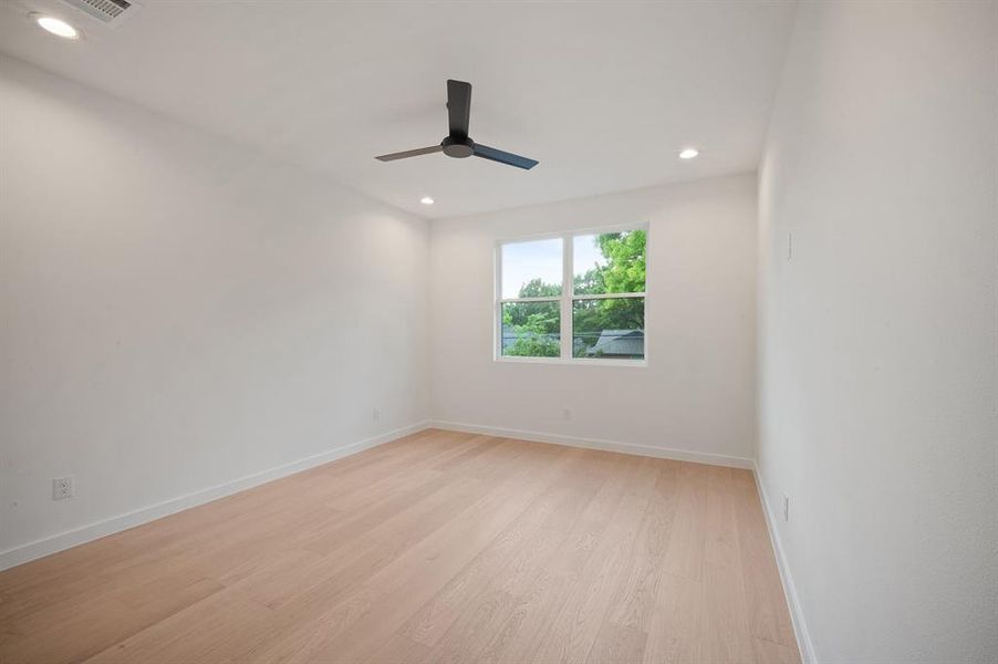 Spacious, unfurnished interior of a new home in , Dallas (Image 22).