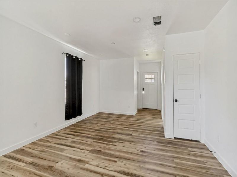 Spacious, unfurnished interior of a new home in , Dallas (Image 29).
