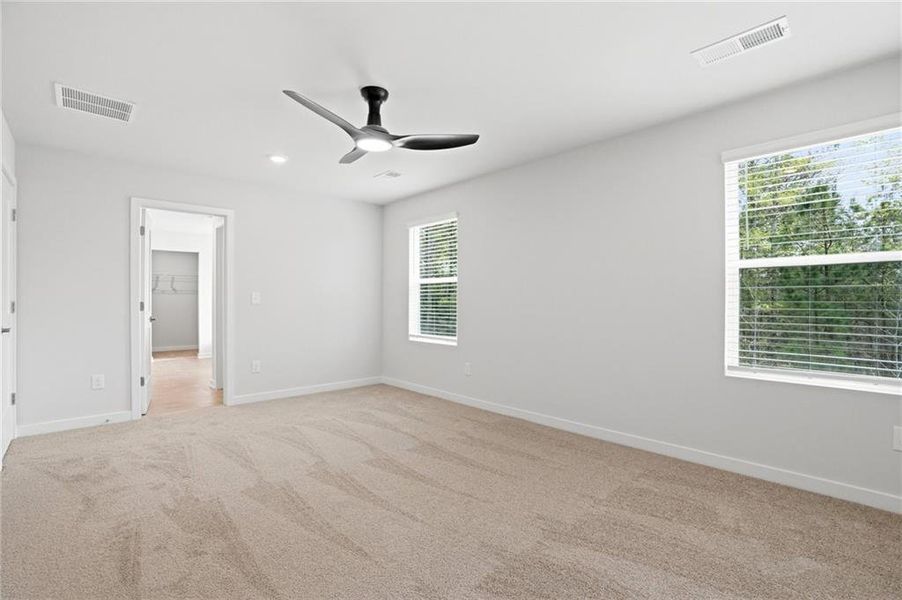 Spacious, unfurnished interior of a new home in Creekbend Overlook, South Fulton (Image 18).