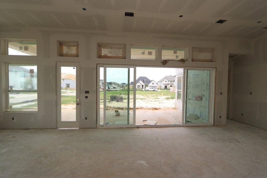 Spacious, unfurnished interior of a new home in Jordan Ranch 70' Homesites, Fulshear (Image 19). Spacious, unfurnished interior of a new home in Jordan Ranch 70' Homesites, Fulshear (Image 19).