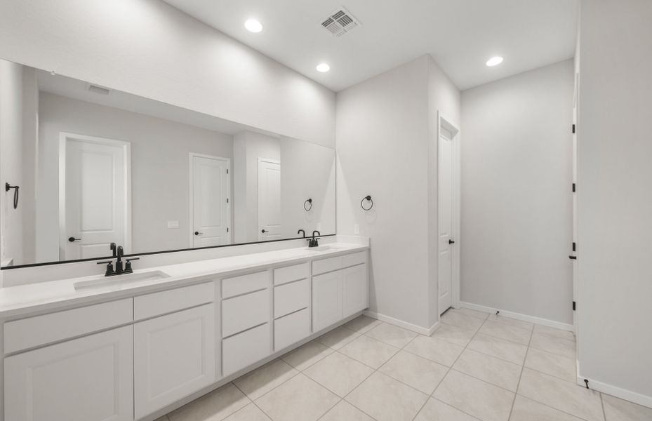 Furnished interior view inside a new home in Legado West, Queen Creek (Image 16).