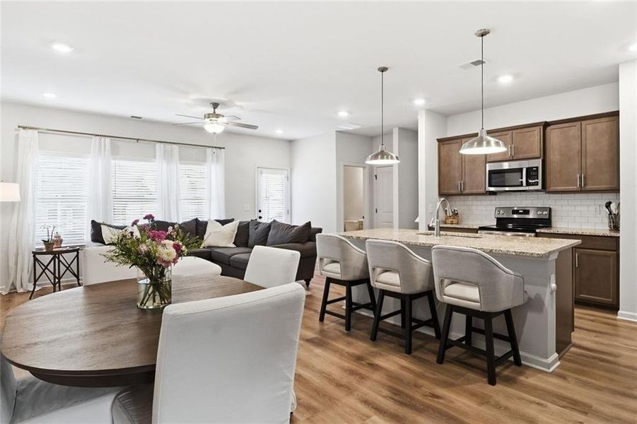 Furnished interior view inside a new home in , Jasper (Image 12).