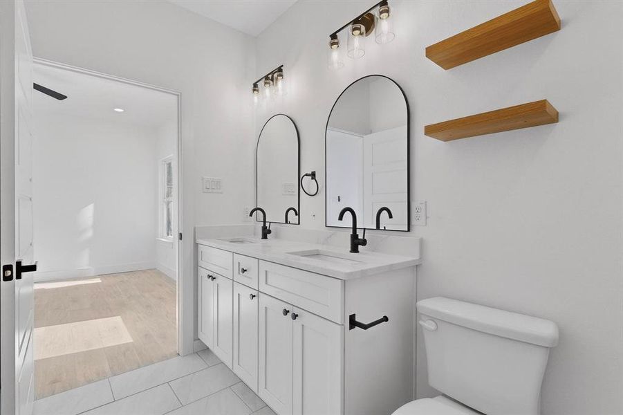 Furnished interior view inside a new home in , Denison (Image 7).