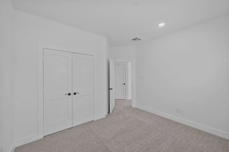 Spacious, unfurnished interior of a new home in Bridgeland Courtyard, Cypress (Image 20).