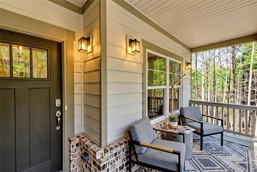 Exterior details and patio area of a home in , Dallas (Image 3).