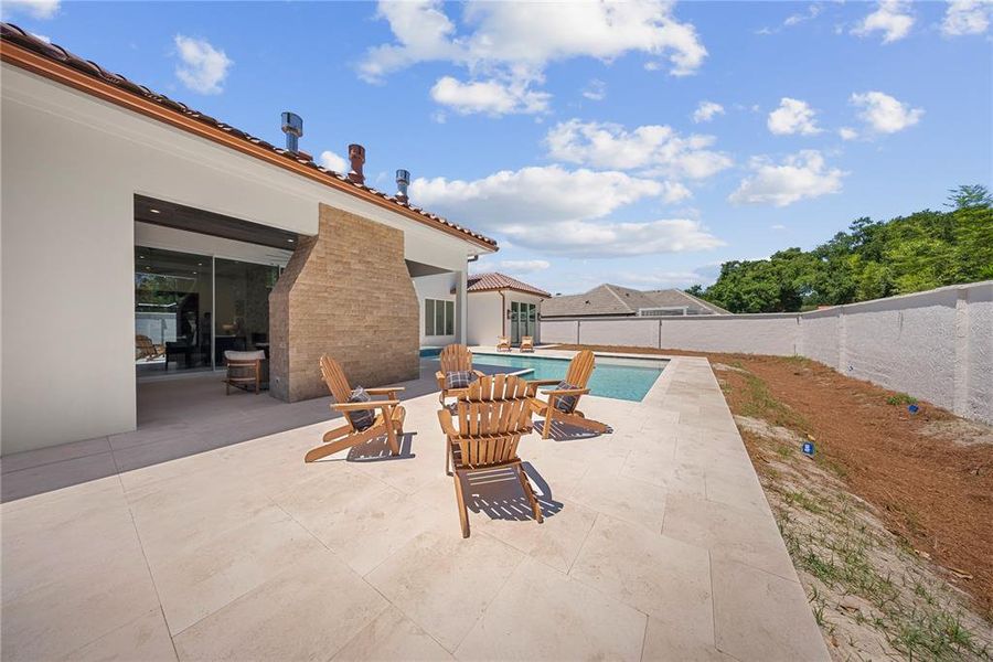 Exterior details and patio area of a home in , Orlando (Image 41).