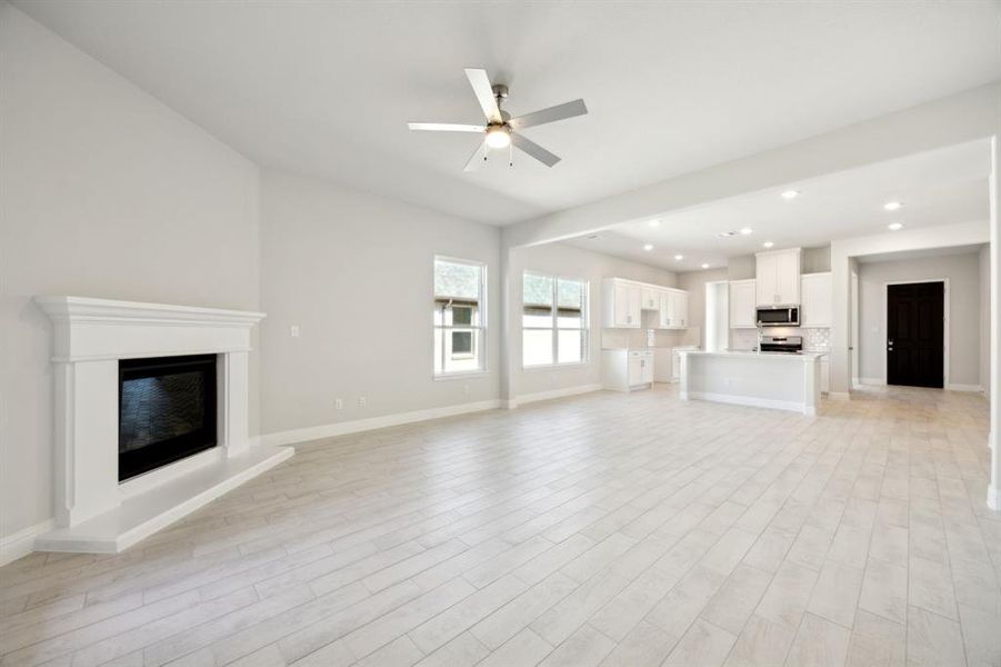 Spacious, unfurnished interior of a new home in Sicily, Princeton (Image 14).