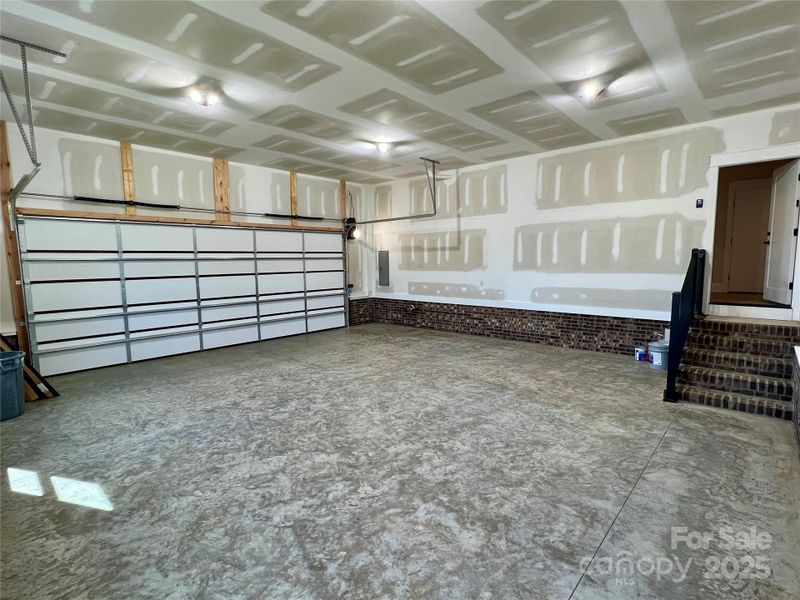 Expansive Garage for larger vehicles and "toys"